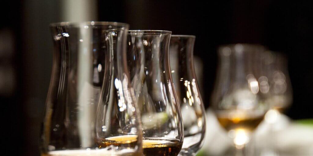 1537790906wine glasses 1246240 1920